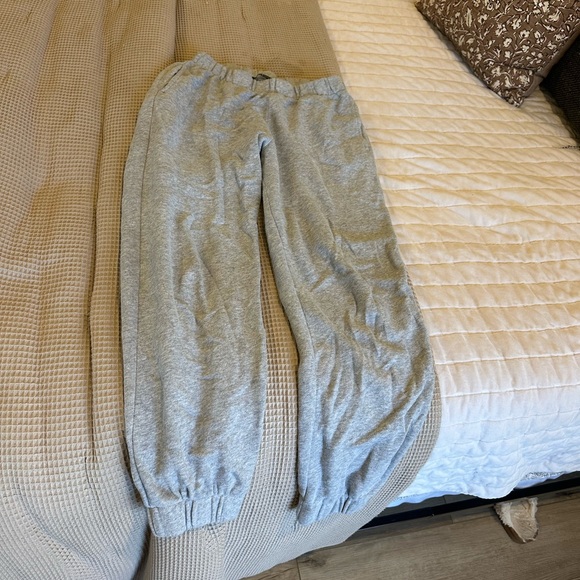 Brandy Melville joggers - Picture 2 of 4